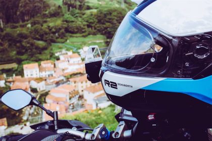 Casque de moto confortable pour les longs trajets